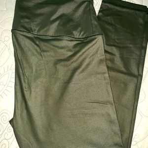 Victoria’s Secret Knock Out leggings size XL